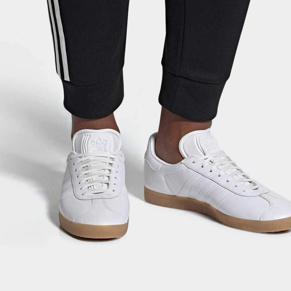 GAZELLE WHITE